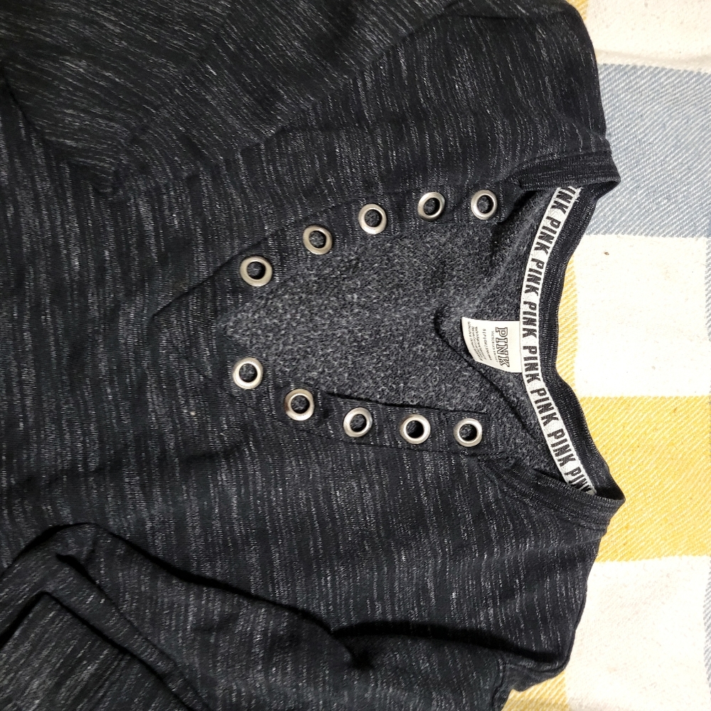 Black sweatshirt